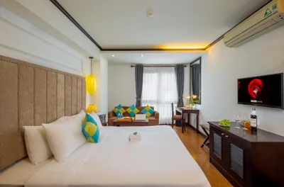 Deluxe King Room — Babylon Grand Hotel & Spa